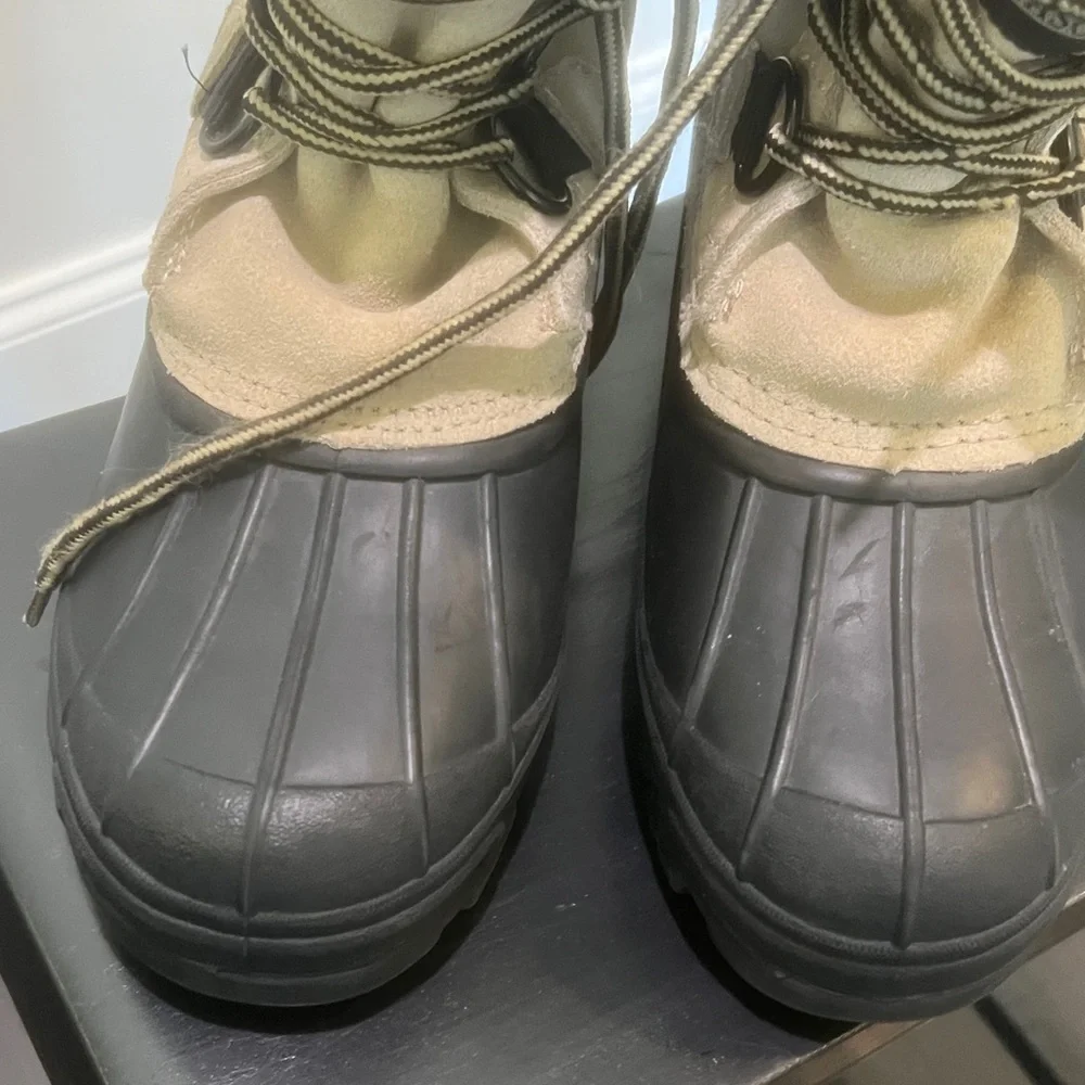 Itasca Men's Size 7 Black and Cream Snow Boots - Like New